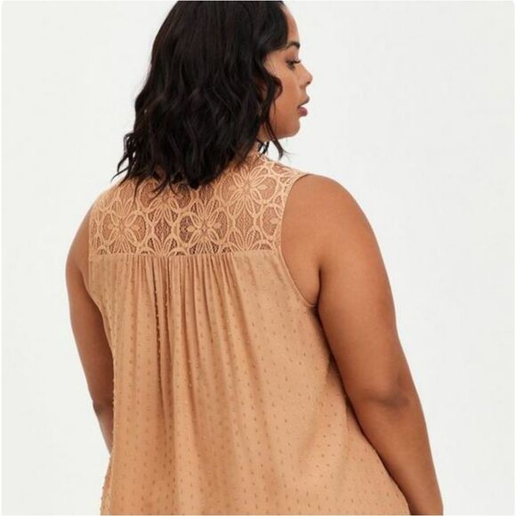Torrid -374 Swiss Dot Crochet Inset Tank‎ Indian Tan Women's Plus size 2 - 2X - Picture 2 of 10